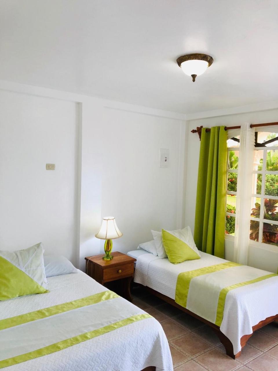 Hotel Andrea Neily Extérieur photo
